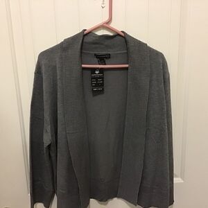 Women’s EsperanzaHigh fashion sweater Sz Large